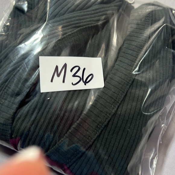 Good American essentials cropped cardigan - Picture 6 of 6